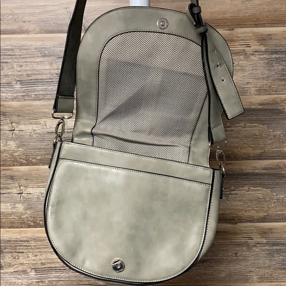 Steve Madden Gray Crossbody Messanger Bag EUC P1 - Picture 3 of 5